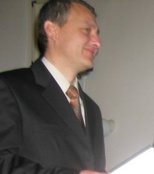 Marek Szczepa�ski, dyrektor szko�y