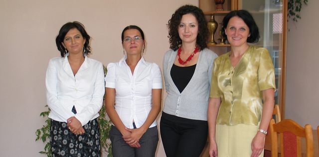 Dyrektor LO Wanda Adamczyk, Agnieszka Smutek, Michalina Kapelan, Agnieszka Kostrzewi�ska